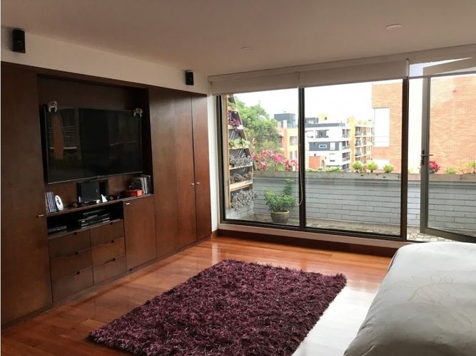 Apartamento de 4 alcobas en venta en Chicó Navarra, Bogotá, 285 m² · foto 21 de 24