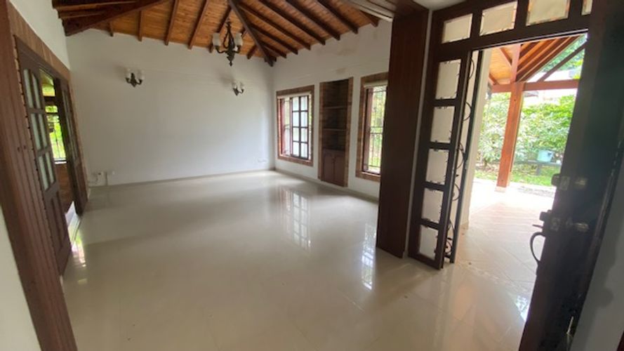Casa de 5 alcobas en venta en La Españolita, Piedecuesta, 330 m² · foto 4 de 24