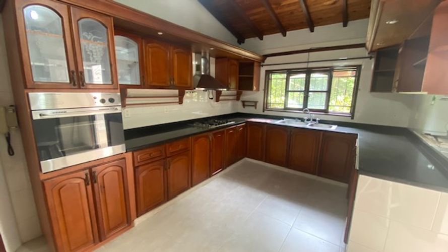 Casa de 5 alcobas en venta en La Españolita, Piedecuesta, 330 m² · foto 12 de 24