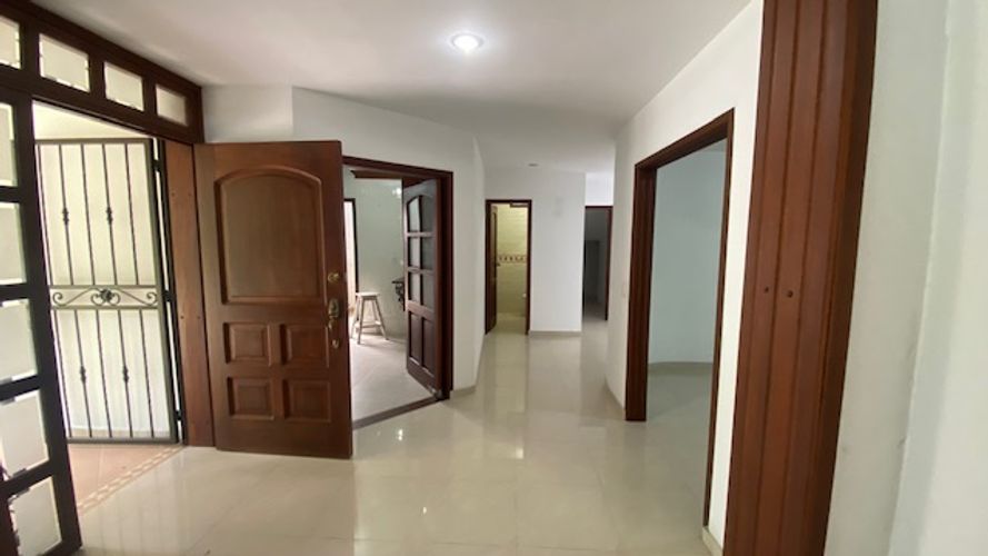 Casa de 5 alcobas en venta en La Españolita, Piedecuesta, 330 m² · foto 14 de 24