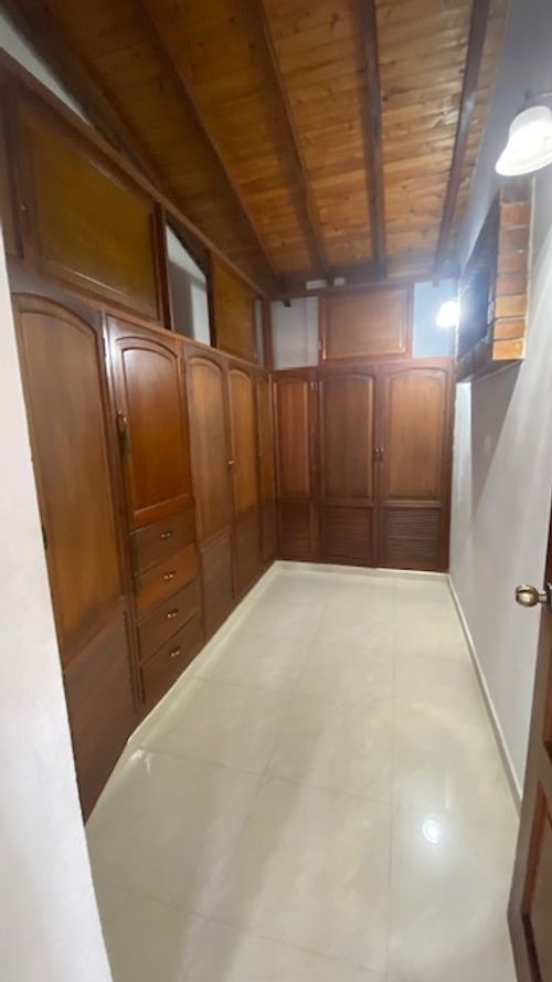 Casa de 5 alcobas en venta en La Españolita, Piedecuesta, 330 m² · foto 18 de 24