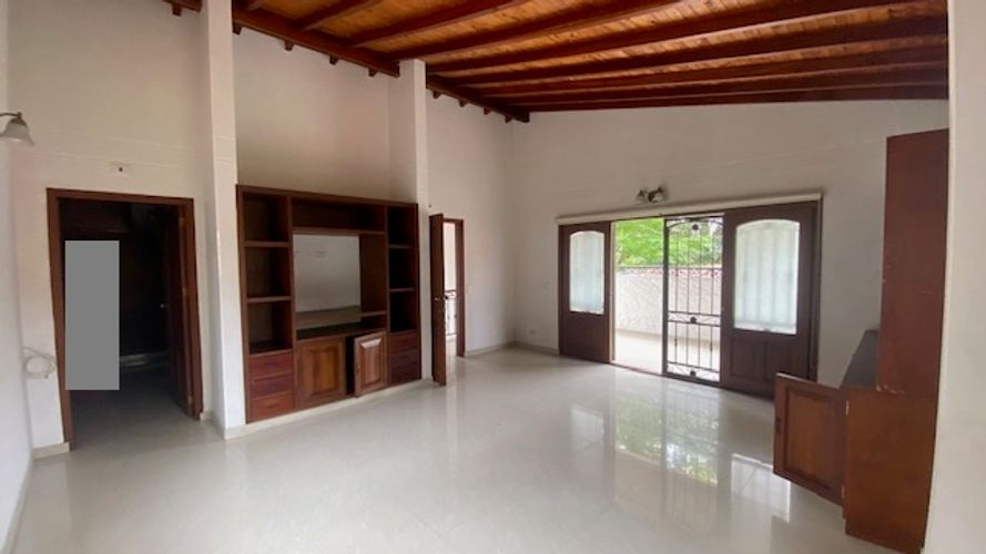 Casa de 5 alcobas en venta en La Españolita, Piedecuesta, 330 m² · foto 5 de 24