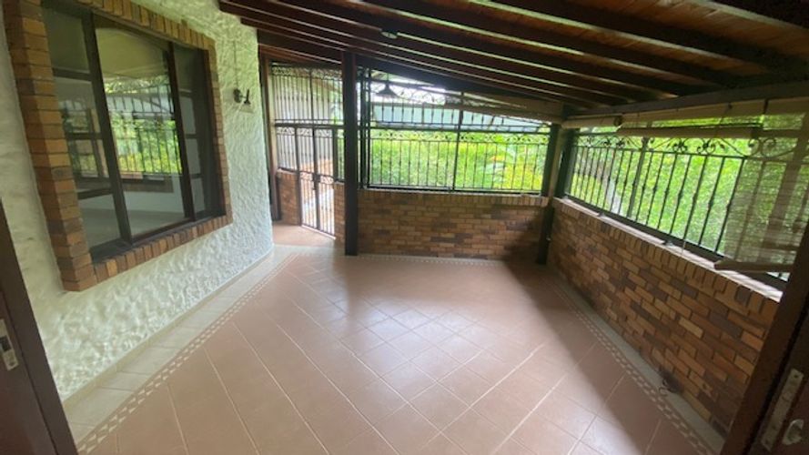 Casa de 5 alcobas en venta en La Españolita, Piedecuesta, 330 m² · foto 11 de 24