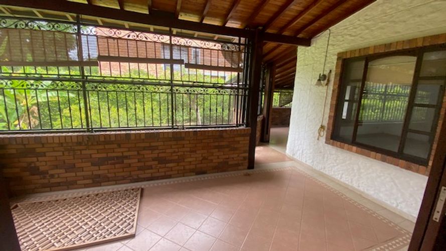 Casa de 5 alcobas en venta en La Españolita, Piedecuesta, 330 m² · foto 9 de 24