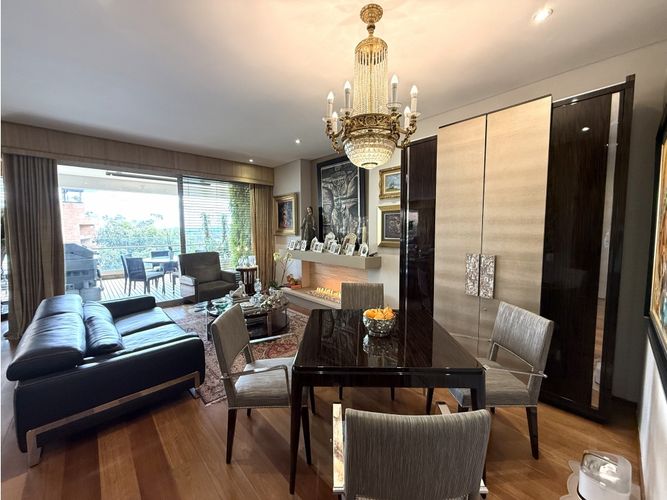 Apartamento de 3 alcobas en venta en Los Rosales, Bogotá, 418 m² · foto 8 de 24