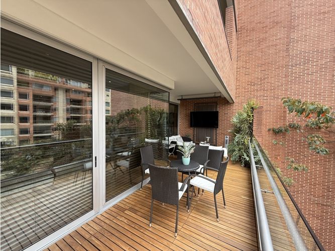 Apartamento de 3 alcobas en venta en Los Rosales, Bogotá, 418 m² · foto 12 de 24