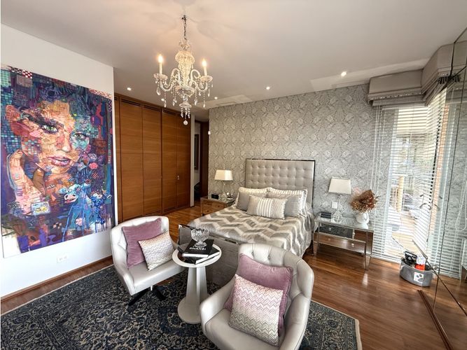 Apartamento de 3 alcobas en venta en Los Rosales, Bogotá, 418 m² · foto 16 de 24