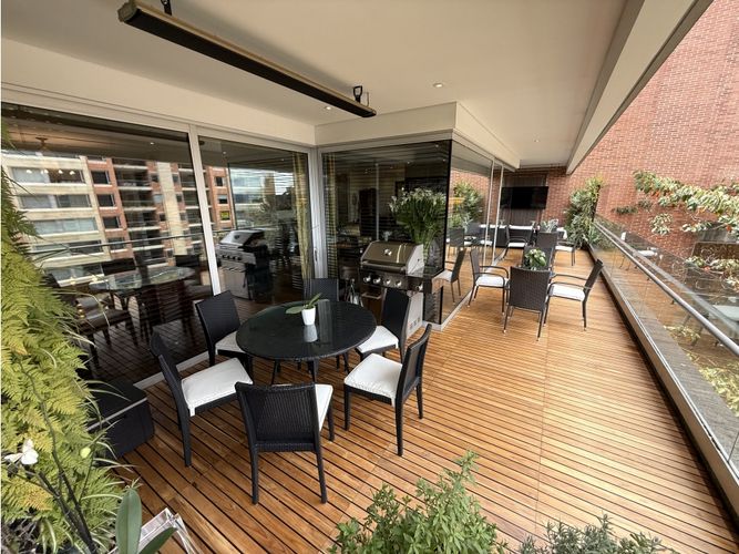 Apartamento de 3 alcobas en venta en Los Rosales, Bogotá, 418 m² · foto 19 de 24