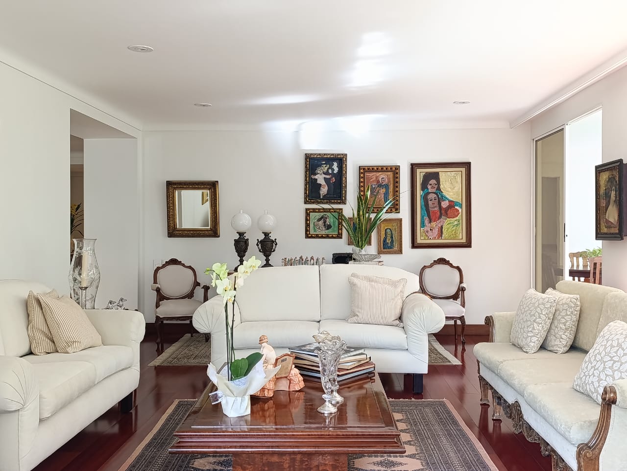 Apartamento en arriendo en El Poblado, Medellín · foto 2 de 20