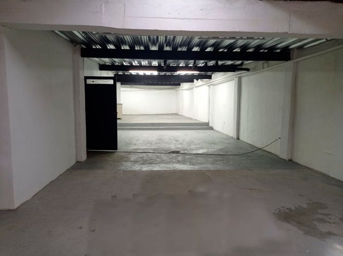Bodega en arriendo en Cristo Rey, Medellín, 170 m² · foto 2 de 11