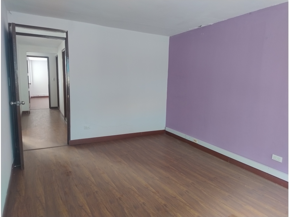 Casa en venta en Santa Barbara, Bogotá · foto 8 de 24
