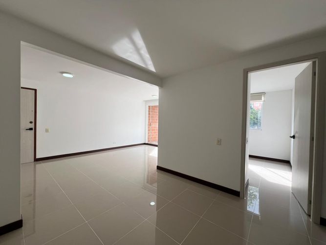 Apartamento de 3 alcobas en arriendo en El Poblado, Medellín, 83 m² · foto 2 de 17