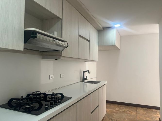 Apartamento de 3 alcobas en arriendo en El Poblado, Medellín, 83 m² · foto 8 de 17