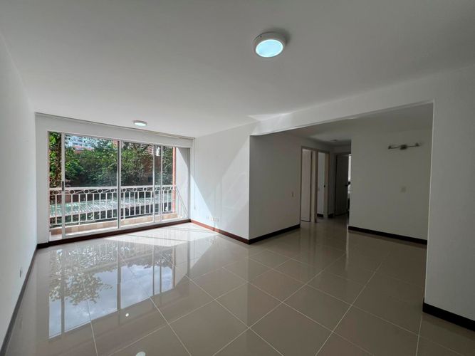 Apartamento de 3 alcobas en arriendo en El Poblado, Medellín, 83 m² · foto 5 de 17