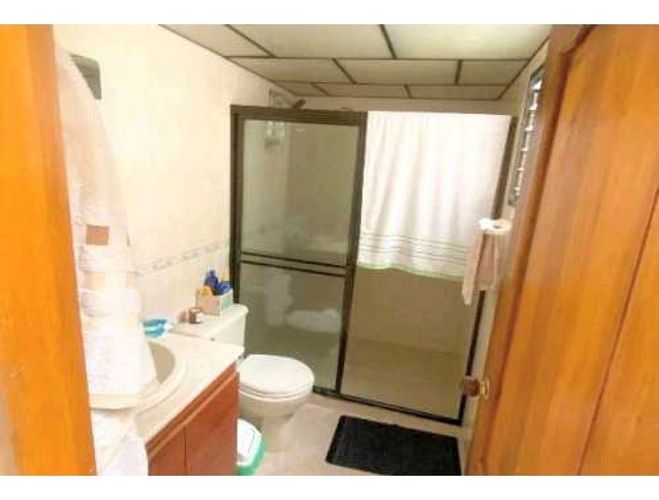 Casa en venta en Laureles, Medellín, 256 m² · foto 10 de 10