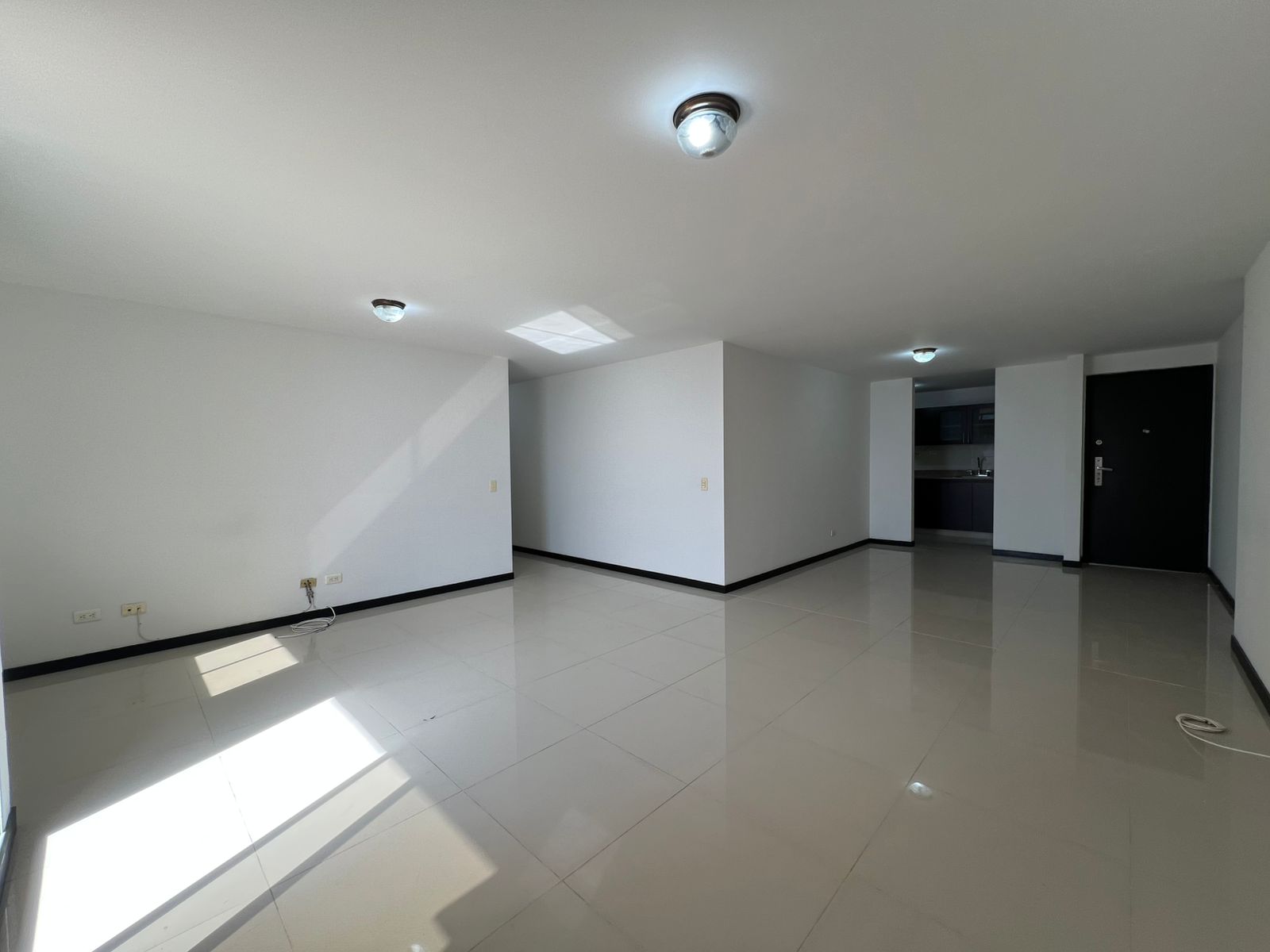 Apartamento en arriendo en Uribe Angel, Envigado · foto 12 de 16