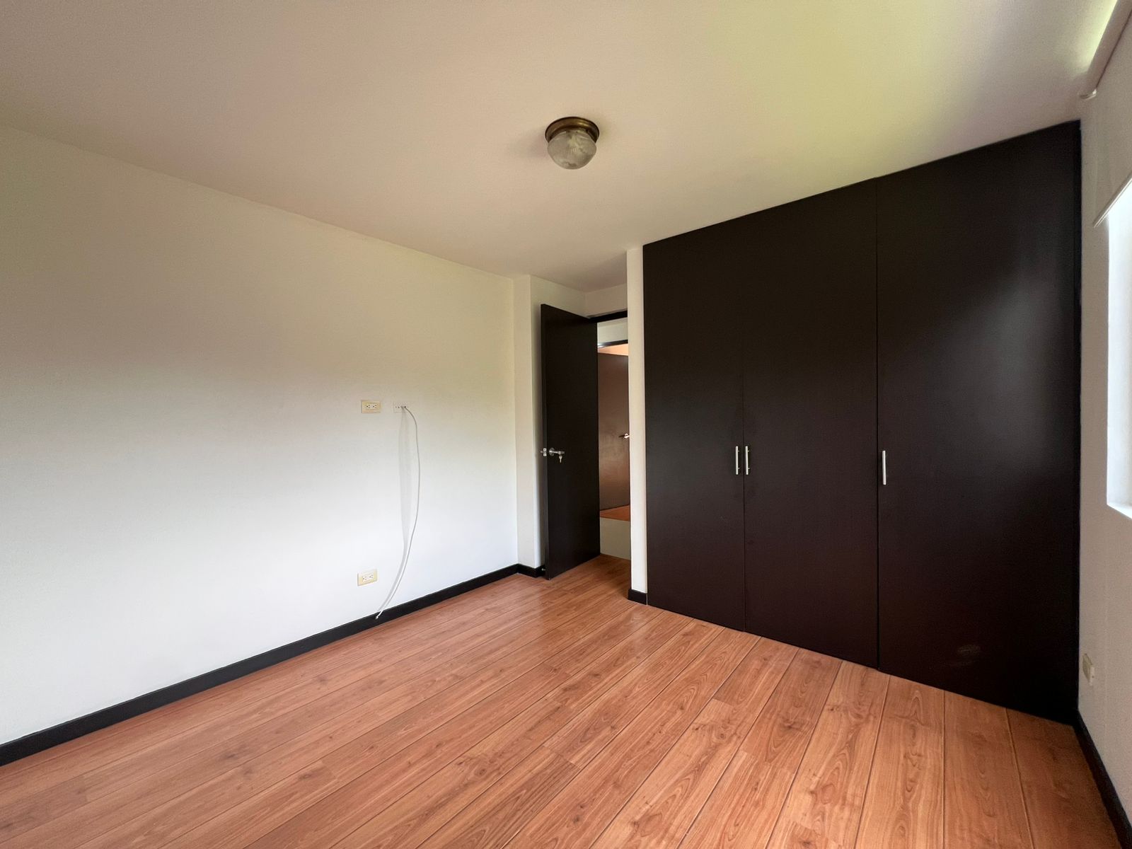 Apartamento en arriendo en Uribe Angel, Envigado · foto 6 de 16