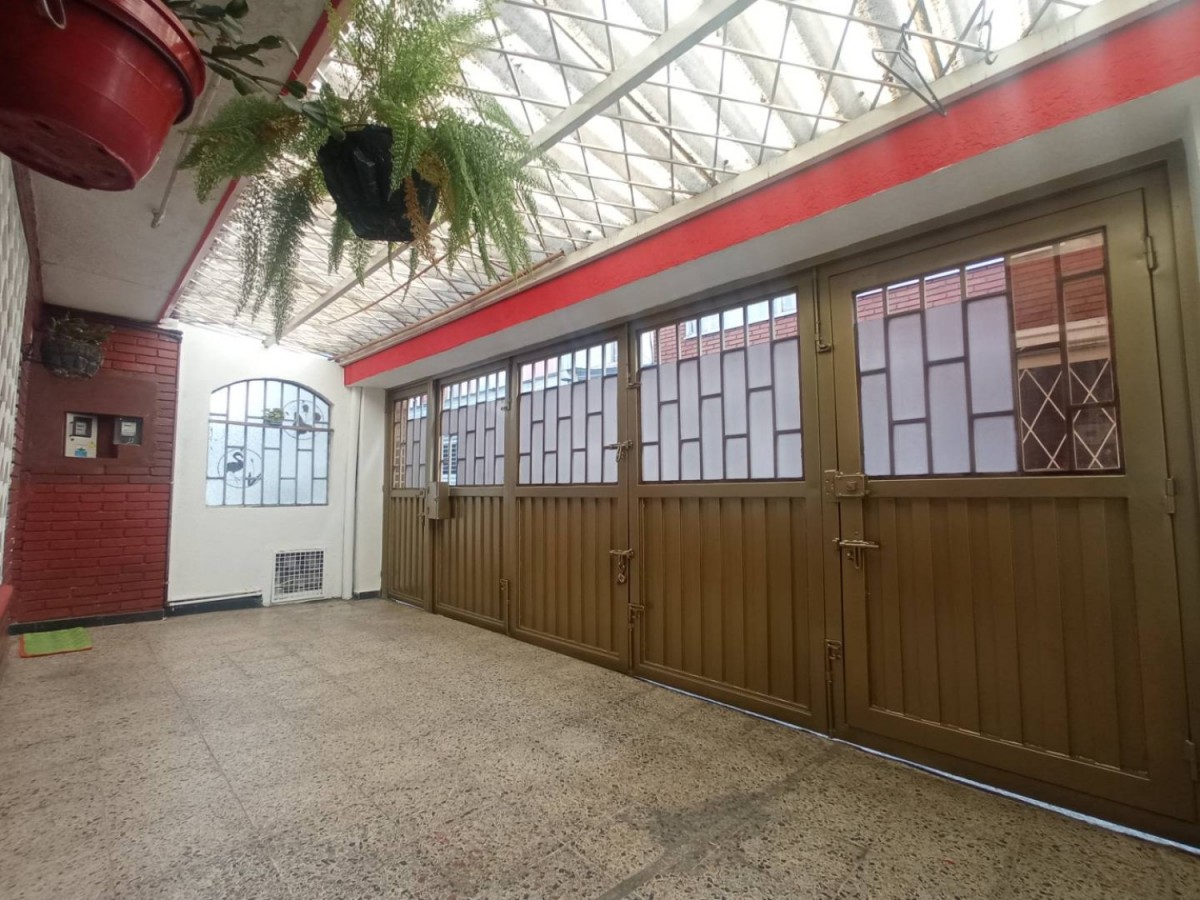 Casa en venta en La Isabela, Bogotá · foto 3 de 24