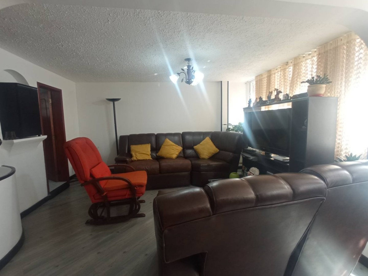 Casa en venta en La Isabela, Bogotá · foto 10 de 24