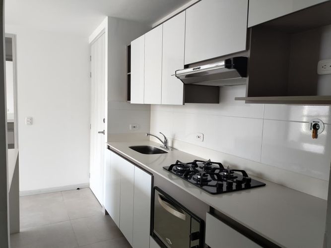 Apartamento de 3 alcobas en venta en El Poblado, Medellín, 86 m² · foto 4 de 18