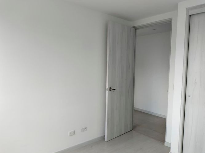 Apartamento de 3 alcobas en venta en El Poblado, Medellín, 86 m² · foto 13 de 18