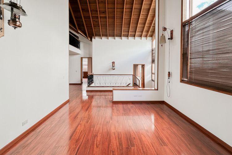 Casa de 4 alcobas en venta en San Jose De Bavaria, Bogotá, 400 m² · foto 13 de 24