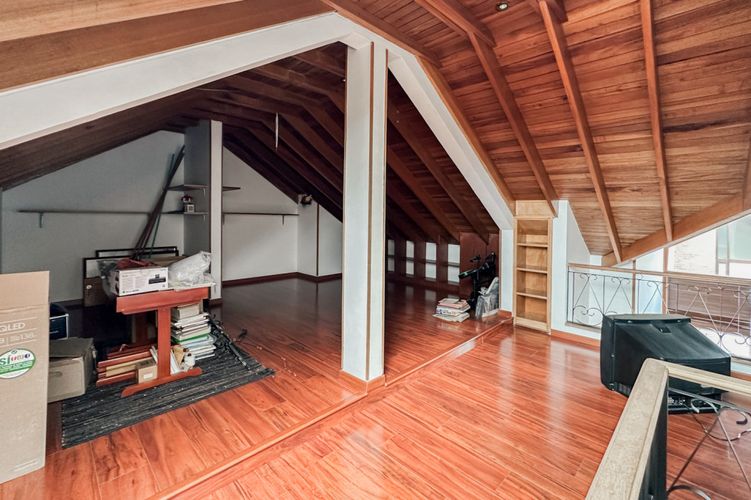 Casa de 4 alcobas en venta en San Jose De Bavaria, Bogotá, 400 m² · foto 22 de 24