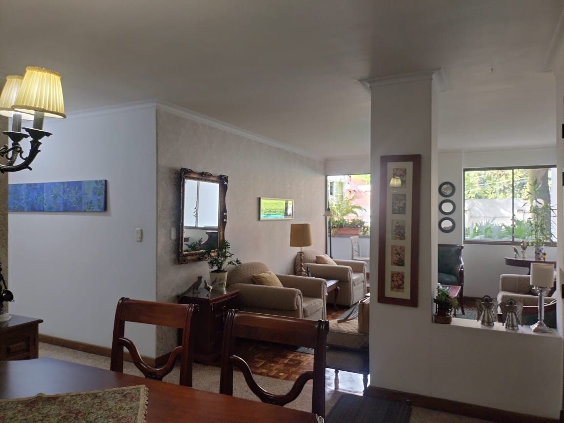 Apartamento en venta en El Poblado, Medellín · foto 5 de 17