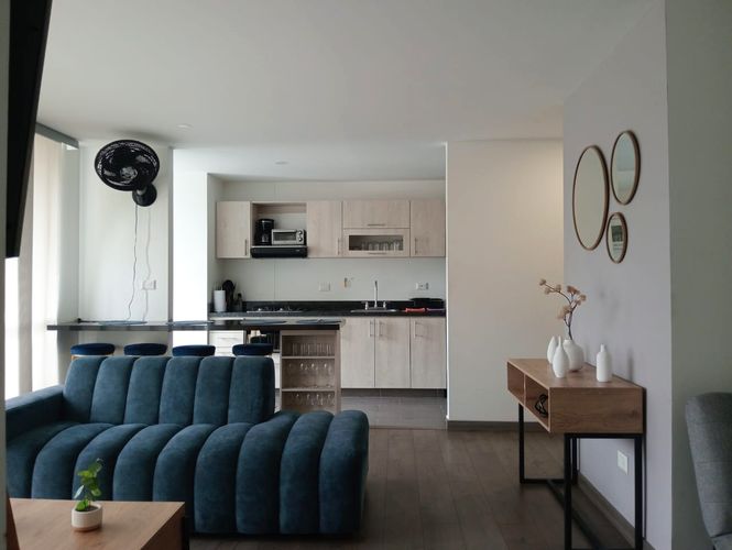 Apartamento de 3 alcobas en arriendo en Los Colores, Medellín, 88 m² · foto 2 de 19