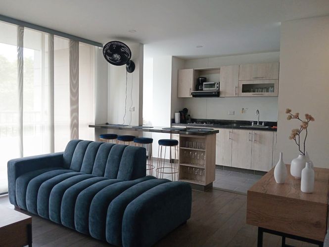 Apartamento de 3 alcobas en arriendo en Los Colores, Medellín, 88 m² · foto 4 de 19