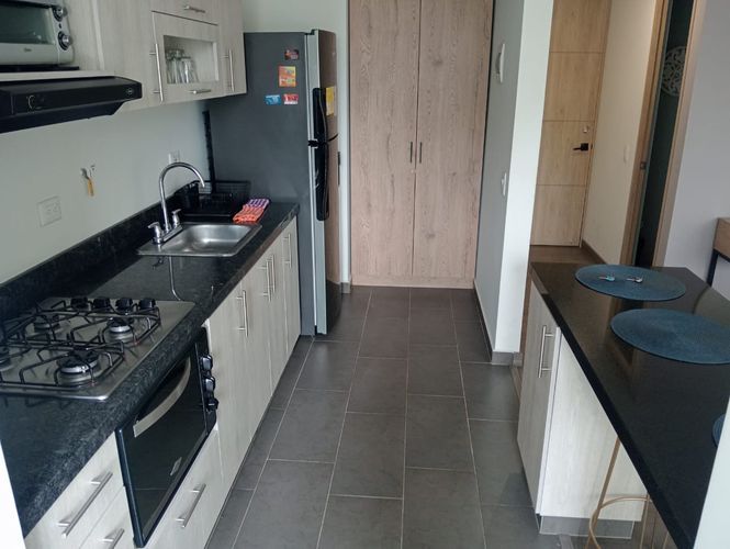 Apartamento de 3 alcobas en arriendo en Los Colores, Medellín, 88 m² · foto 8 de 19