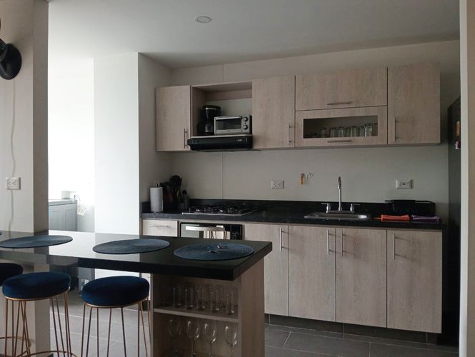 Apartamento de 3 alcobas en arriendo en Los Colores, Medellín, 88 m² · foto 9 de 19