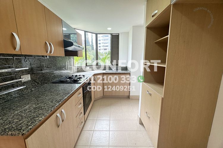 Apartamento de 3 alcobas en arriendo en Los Balsos, Medellín, 143 m² · foto 8 de 24