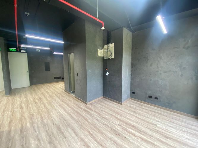 Oficina en arriendo en El Poblado, Medellín, 72 m² · foto 6 de 18