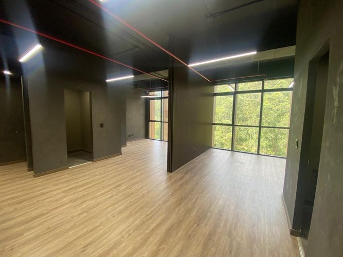Oficina en arriendo en El Poblado, Medellín, 72 m² · foto 7 de 18