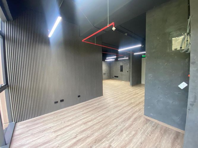 Oficina en arriendo en El Poblado, Medellín, 72 m² · foto 5 de 18