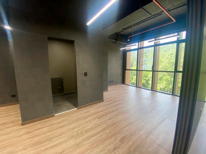 Oficina en arriendo en El Poblado, Medellín, 72 m² · foto 14 de 18