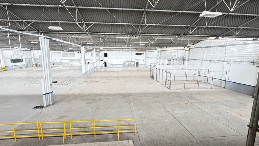 Bodega en arriendo en Las Delicias, Cali, 2352 m² · foto 5 de 24