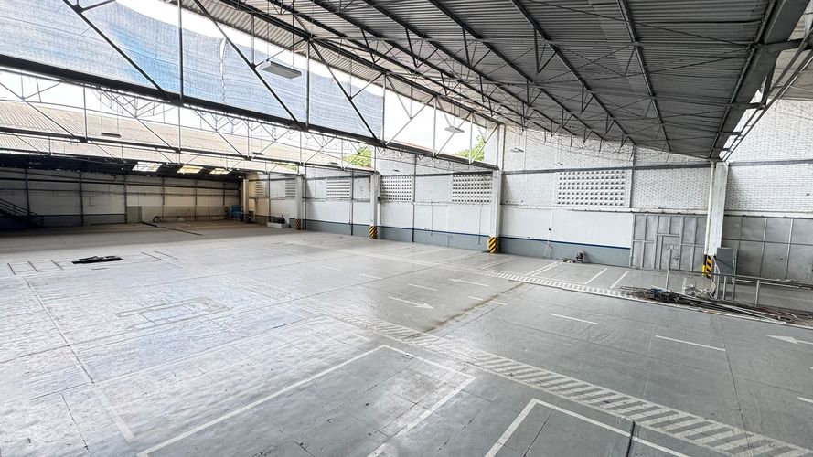 Bodega en arriendo en Las Delicias, Cali, 2352 m² · foto 9 de 24