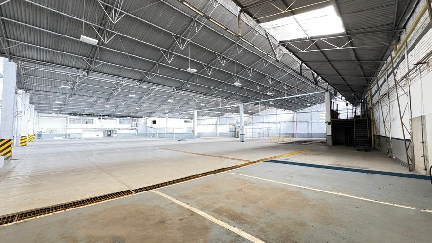 Bodega en arriendo en Las Delicias, Cali, 2352 m² · foto 11 de 24