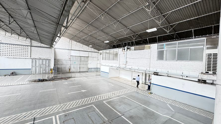 Bodega en arriendo en Las Delicias, Cali, 2352 m² · foto 12 de 24
