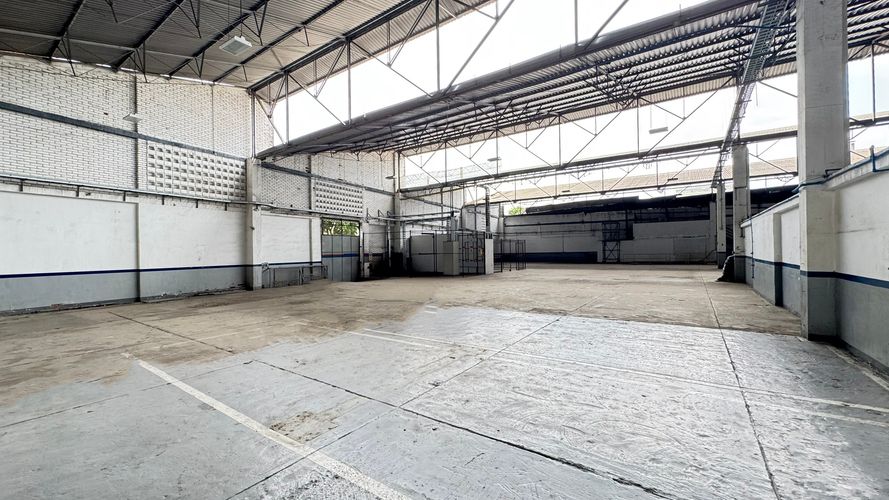 Bodega en arriendo en Las Delicias, Cali, 2352 m² · foto 13 de 24