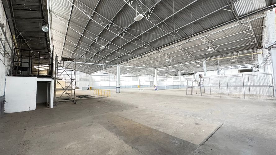 Bodega en arriendo en Las Delicias, Cali, 2352 m² · foto 14 de 24
