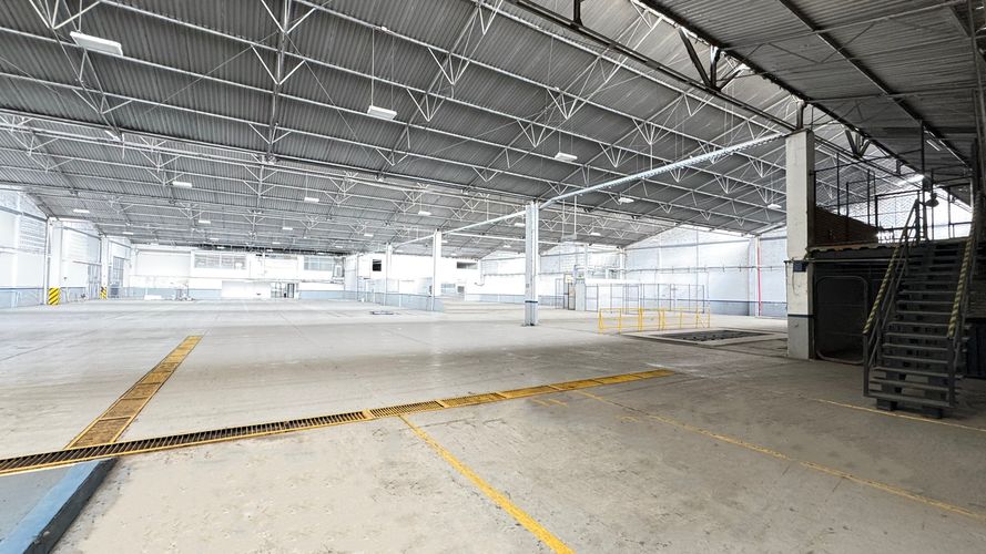 Bodega en arriendo en Las Delicias, Cali, 2352 m² · foto 16 de 24