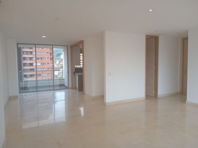 Apartamento de 3 alcobas en arriendo en El Poblado, Medellín, 180 m² · foto 10 de 20