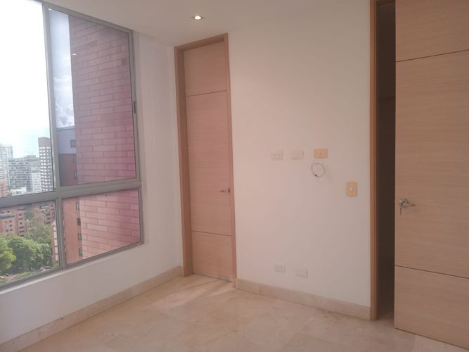 Apartamento de 3 alcobas en arriendo en El Poblado, Medellín, 180 m² · foto 18 de 20