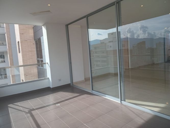 Apartamento de 3 alcobas en arriendo en El Poblado, Medellín, 180 m² · foto 20 de 20