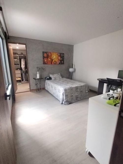 Casa de 5 alcobas en venta en El Carmen de Viboral · foto 19 de 24