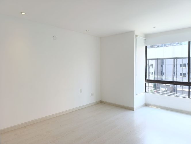 Apartamento de 3 alcobas en arriendo en El Poblado, Medellín, 159 m² · foto 11 de 19