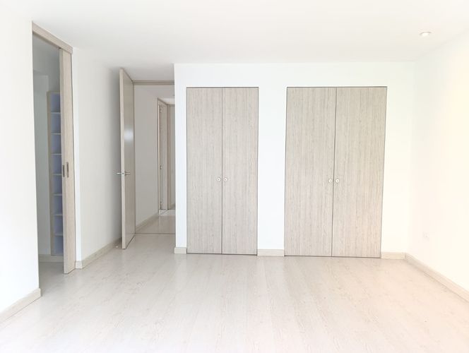Apartamento de 3 alcobas en arriendo en El Poblado, Medellín, 159 m² · foto 9 de 19